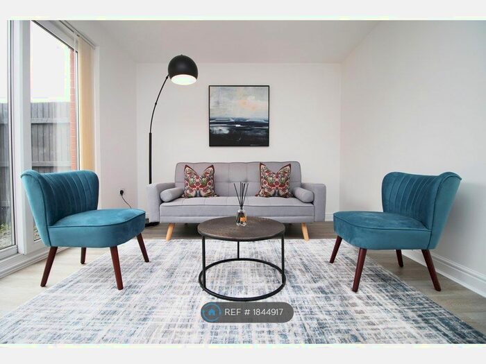 3 Bedroom Semi-Detached House To Rent In Bartley Wilson Way, Cardiff, CF11