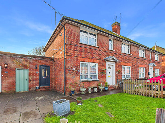 2 Bedroom Maisonette For Sale In Dean Street, Marlow, Buckinghamshire, SL7