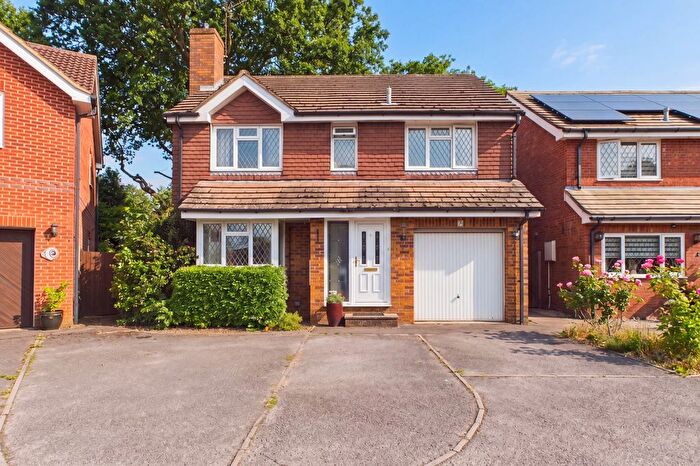 4 Bedroom Detached House For Sale In Priors Close, Maidenhead, Berkshire, SL6