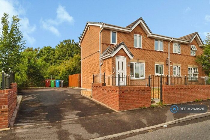 3 Bedroom End Of Terrace House To Rent In Mapledon Road, Manchester, M9