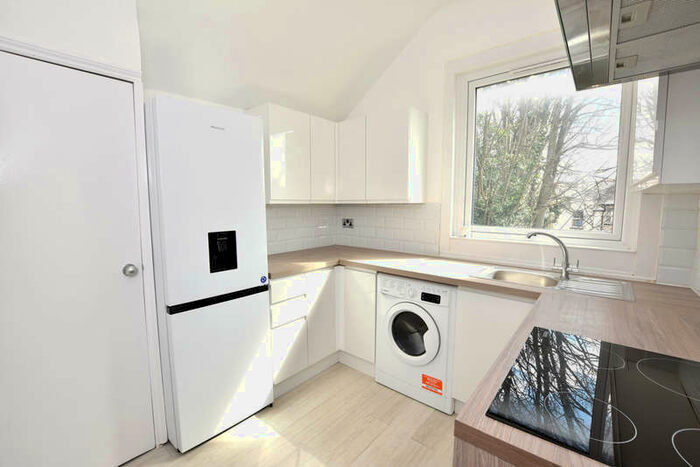 1 Bedroom Maisonette Flat To Rent In St. Albans Road, Watford, WD24