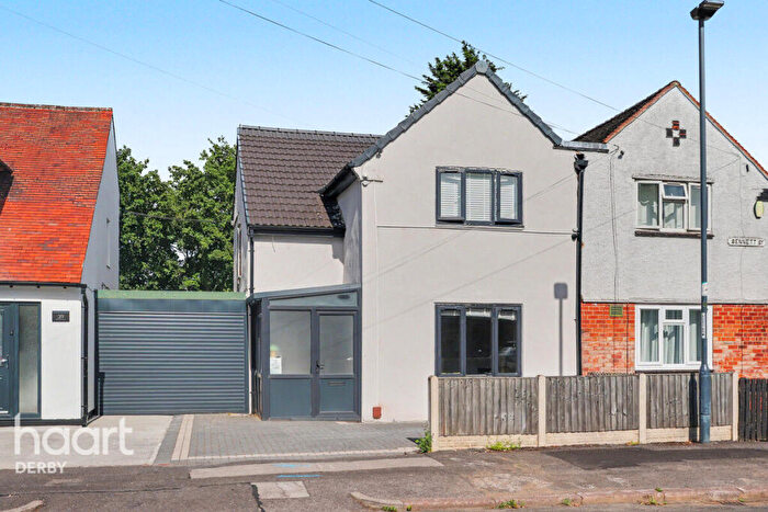 3 Bedroom Semi-Detached House For Sale In Bennett Street, Allenton, DE24