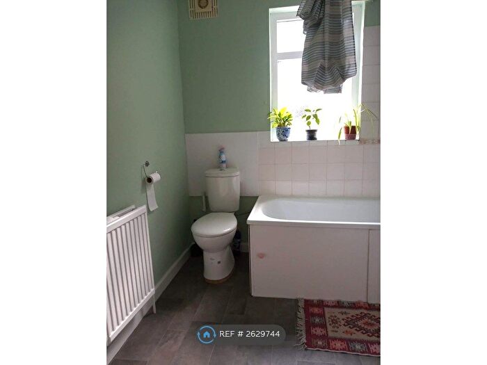 1 Bedroom Flat To Rent In Ivydale Road, London, SE15