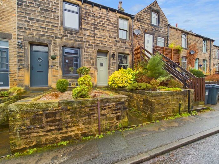 2 Bedroom Terraced House To Rent In North Street, Silsden, BD20