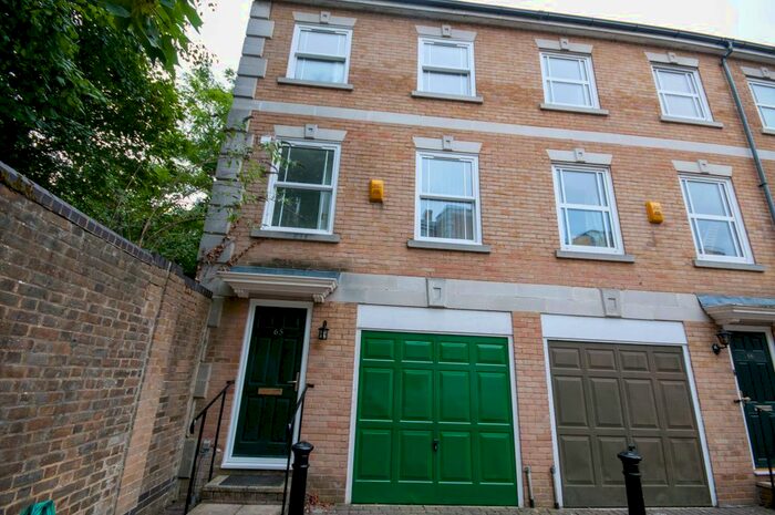 4 Bedroom Flat To Rent In Clarence Mews, London, SE16