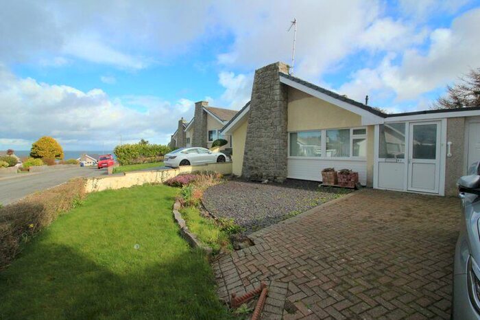 3 Bedroom Detached Bungalow For Sale In Y Garth, Amlwch, LL68