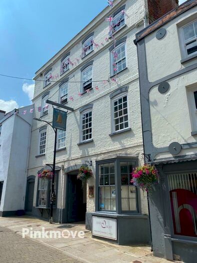 3 Bedroom Flat To Rent In Bank Street, Chepstow Ref#, NP16