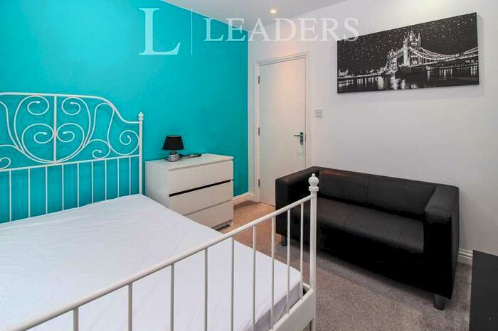 3 Bedroom Apartment To Rent In Binley Road, Coventry, CV3