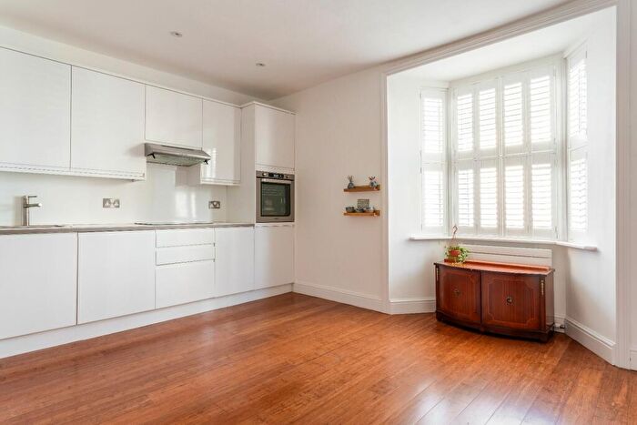 1 Bedroom Apartment For Sale In Rose Hill Close, Brighton, BN1