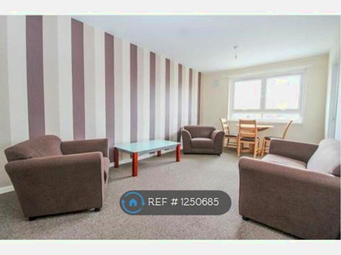2 Bedroom Flat To Rent In Oldcroft Place, Aberdeen AB16