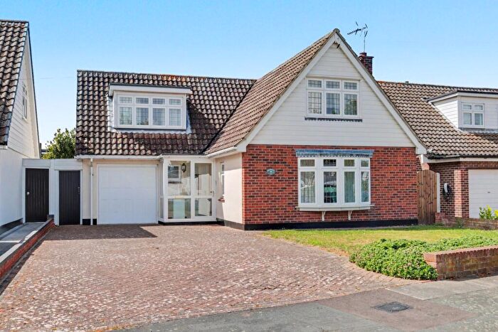 3 Bedroom Detached House For Sale In Cherrybrook, Thorpe Bay, SS1