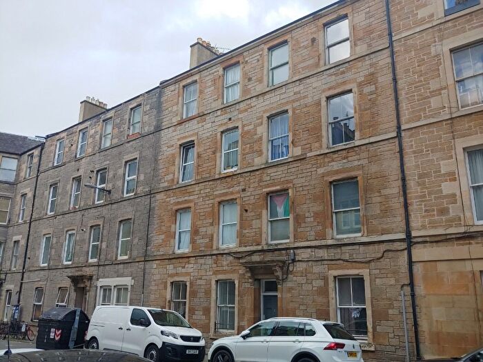 2 Bedroom Flat To Rent In Drumdryan Street, Edinburgh, EH3