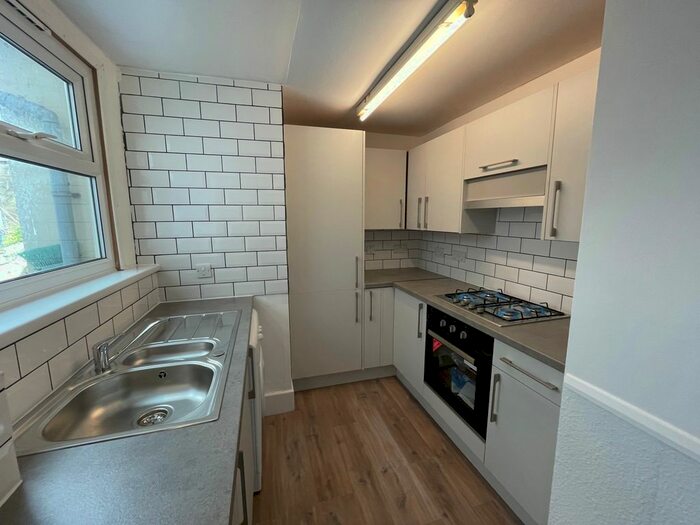1 Bedroom Flat To Rent In Berkeley Vale, Falmouth, TR11