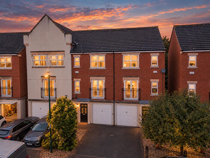 3 Bedroom Town House For Sale In Regents Place, Nottingham, NG11
