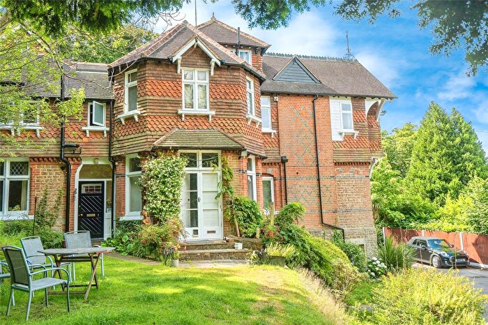 1 Bedroom Flat For Sale In Charterhouse Road, Godalming, Surrey, GU7