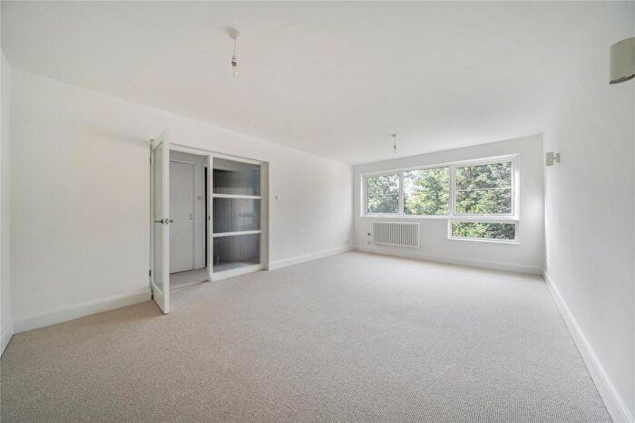 2 Bedroom Flat For Sale In The Avenue, Beckenham, BR3