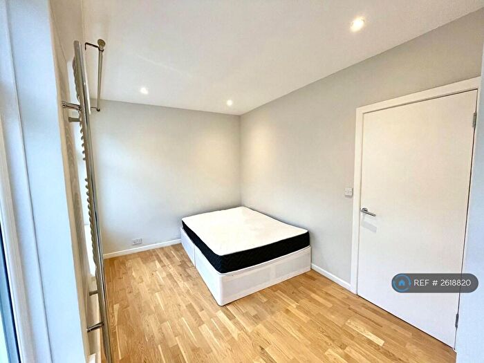 1 Bedroom Flat To Rent In Rye Lane, London, SE15