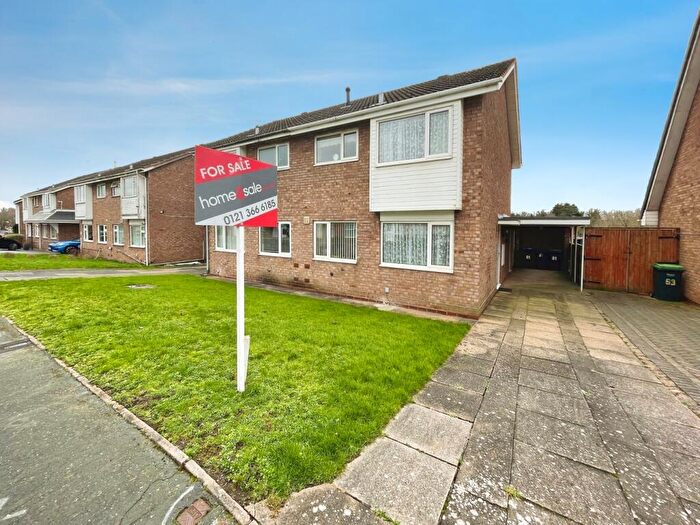 3 Bedroom Semi Detached House For Sale In Amberley Green, Birmingham, B43