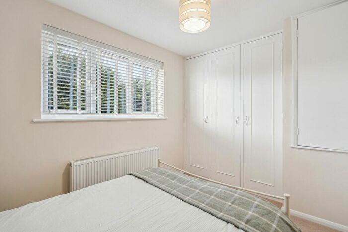 1 Bedroom Cottage For Sale In Jennings Field, Flackwell Heath, HP10