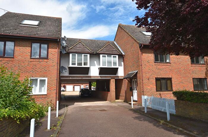 1 Bedroom Flat To Rent In Apsley Court, Bicester Road, Aylesbury, HP19