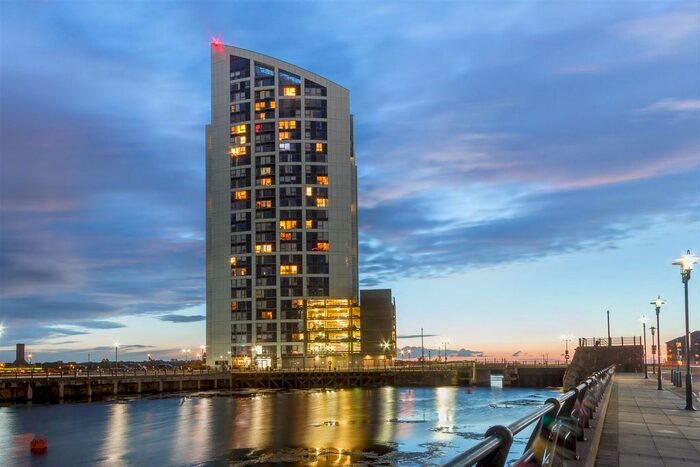2 Bedroom Flat To Rent In Alexandra Tower, Princes Parade, Liverpool, L3