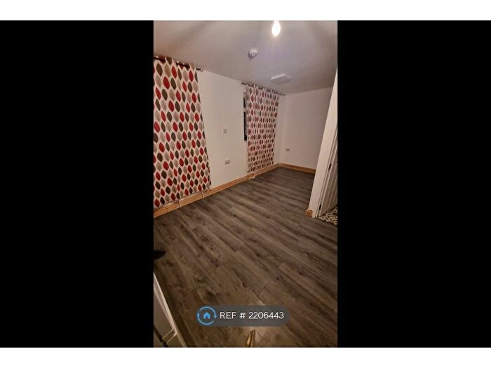 1 Bedroom Flat To Rent In Sinclair Road, London, E4