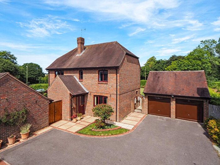 4 Bedroom Detached House For Sale In Fairfax Close, Winchester, SO22