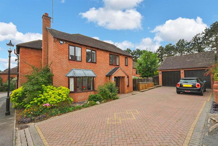 4 Bedroom Detached House For Sale In Cottage Gardens, Great Billing, Northampton, NN3