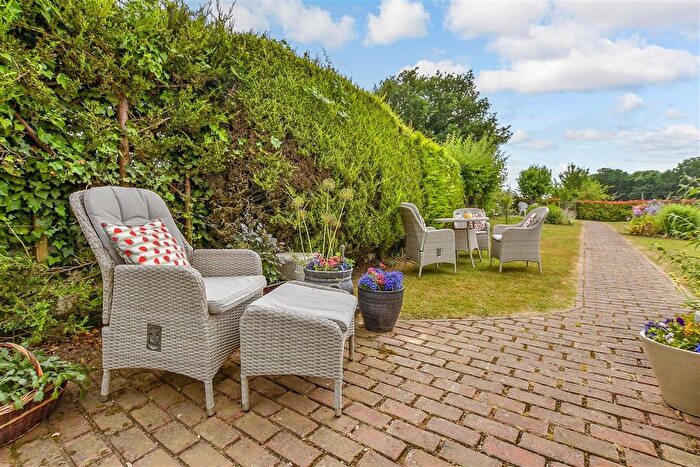 4 Bedroom Link Detached House For Sale In Station Road, Northiam, Rye, East Sussex, TN31