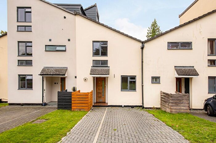 2 Bedroom Terraced House For Sale In Field View, Caversham, RG4