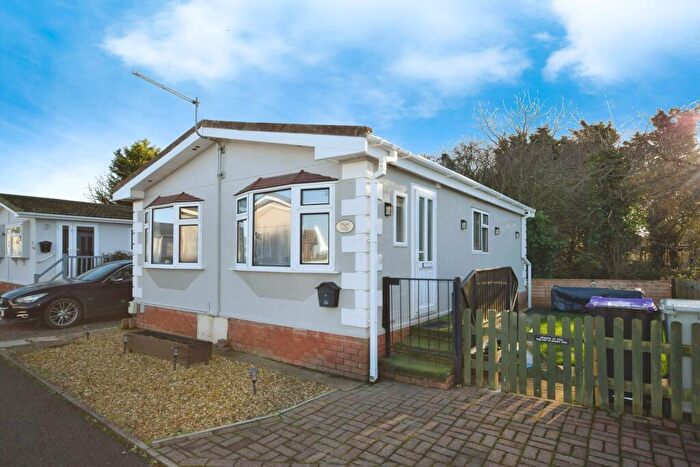 2 Bedroom Park Home For Sale In Pear Tree Manor, Wainfleet Bank, PE24