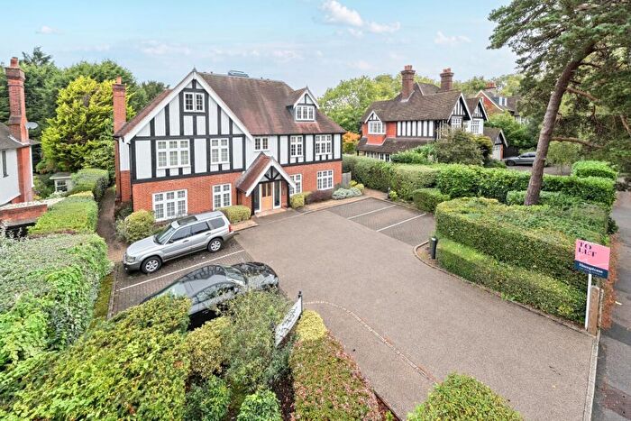 2 Bedroom Flat To Rent In Croydon Road Reigate, RH2