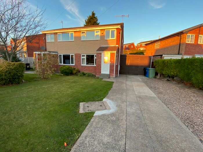 3 Bedroom Semi-Detached House To Rent In Bluebank View, New Whittington, S43