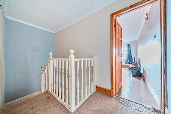 2 Bedroom Apartment For Sale In Sommerville Close, Faversham, ME13
