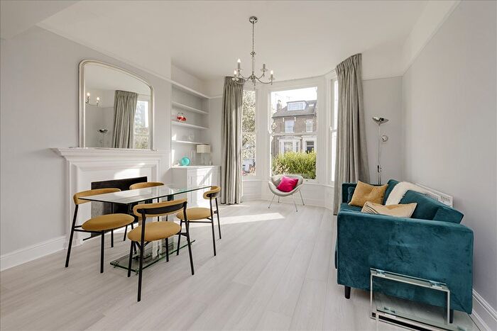 1 Bedroom Flat To Rent In Devonport Road, Shepherd's Bush, W12