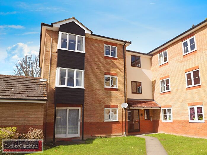 2 Bedroom Property To Rent In Tamarin Gardens, Cambridge, CB1