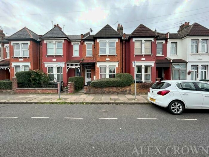 Studio To Rent In Mannock Road, Turnpike Lane, N22