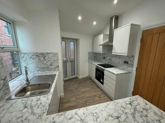 2 Bedroom Flat To Rent In Cross Maude Street, Leeds, LS9