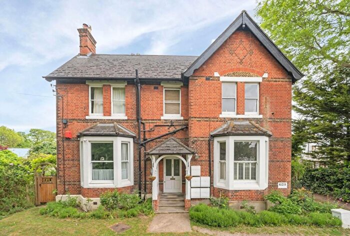 2 Bedroom Flat For Sale In Park Hill, Carshalton, SM5