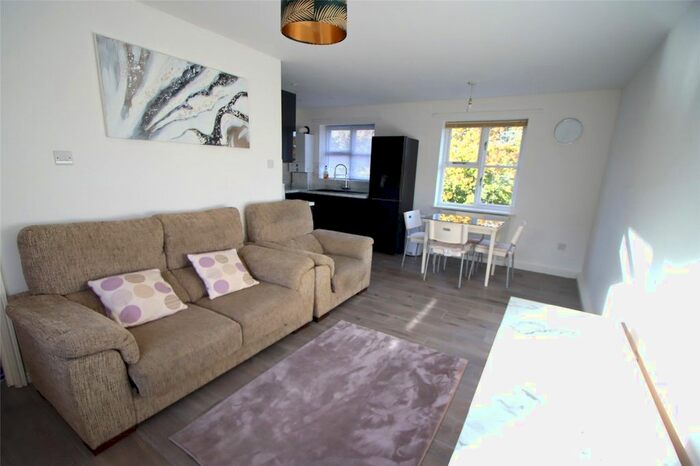 2 Bedroom Flat To Rent In Sheader Drive, Salford, Greater Manchester, M5