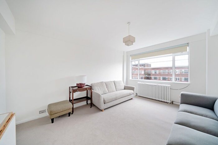 2 Bedroom Flat To Rent In Du Cane Court, Balham High Road, Balham, SW17
