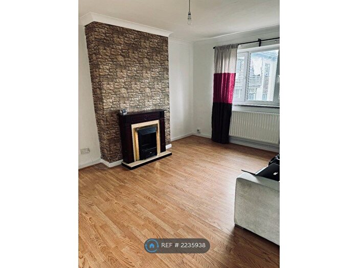 3 Bedroom Flat To Rent In Harold Gibbons Court, London, SE7