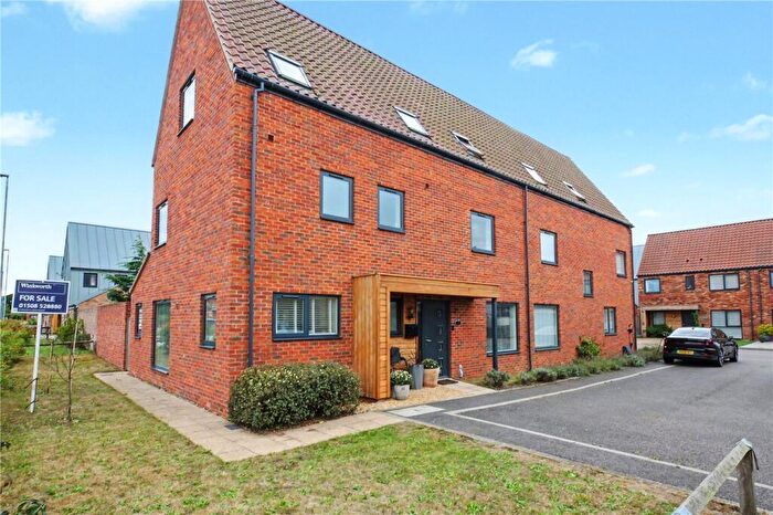 4 Bedroom Semi-Detached House For Sale In Paddocks Way, Poringland, Norwich, Norfolk, NR14