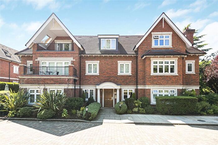 2 Bedroom Apartment For Sale In Coombehurst Close, Hadley Wood, EN4