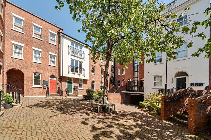 2 Bedroom Flat For Sale In Heritage Court, Lower Bridge Street, Chester, CH1