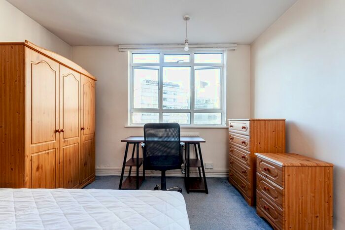 3 Bedroom Flat To Rent In Mount Pleasant, London, WC1X