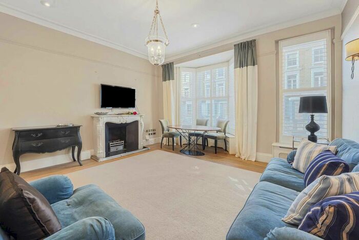 2 Bedroom Flat To Rent In Lamont Road, London, SW10