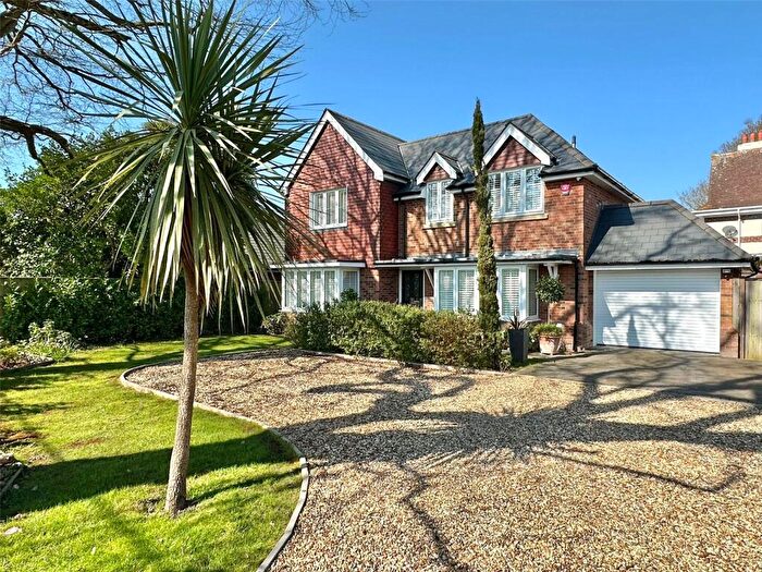 4 Bedroom Detached House For Sale In Farmers Walk, Everton, Lymington, Hampshire, SO41