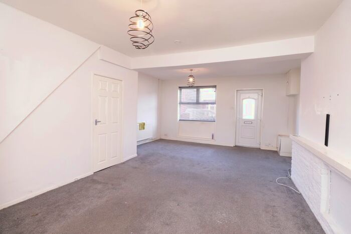 3 Bedroom Terraced House To Rent In Princes Crescent, Edlington, Doncaster, DN12