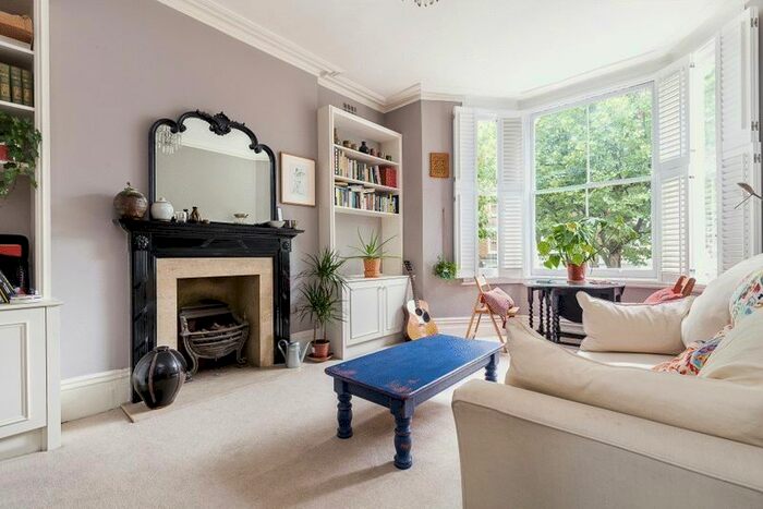 1 Bedroom Flat To Rent In Hammersmith Grove, London, W6